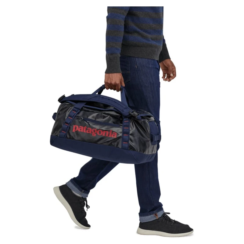 Patagonia Black Hole Duffel 40L Classic Navy 4 Patagonia Black Hole Duffel 40L Classic Navy – Image 2