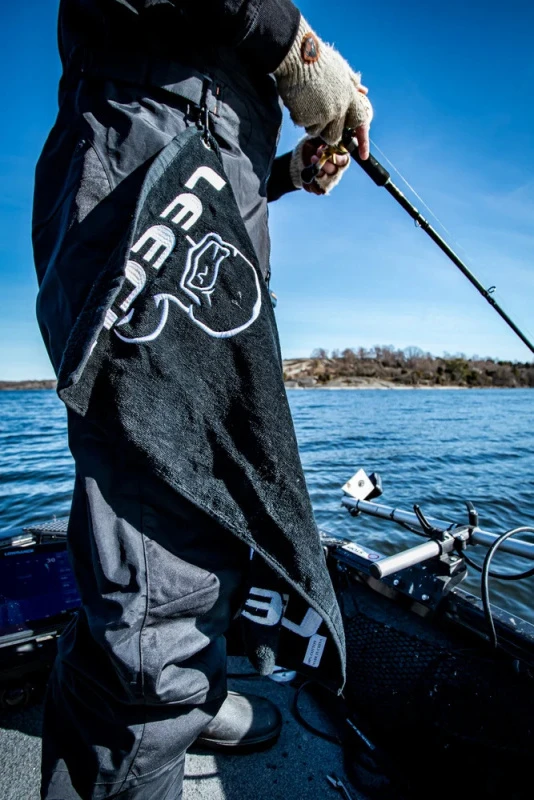 Leech Towel Black 5 Leech Towel Black – Image 3